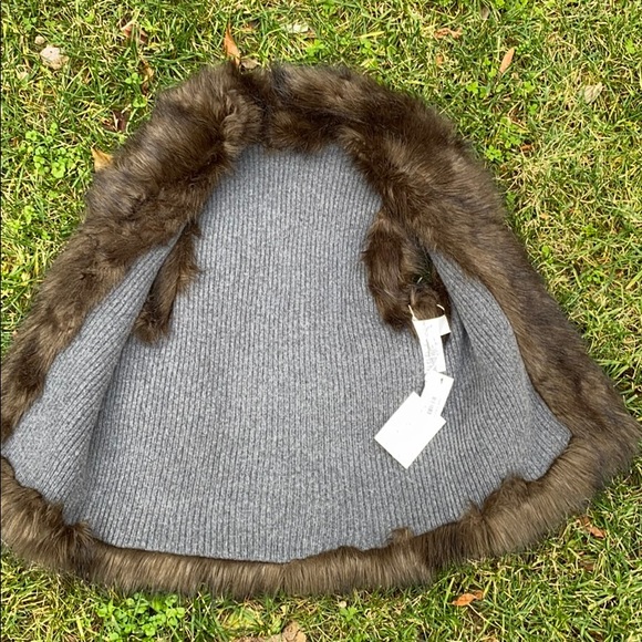 NEW WITH TAGS Joie Pruce Faux Fur Reversible Vest - Picture 6 of 13